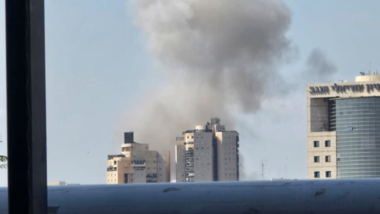 Anti-missile batteries fire interception missiles toward incoming ballistic missiles launched from Iran, as seen over Tel Aviv during the war with Iran and ongoing missile fire toward Israel, March 1, 2026.
