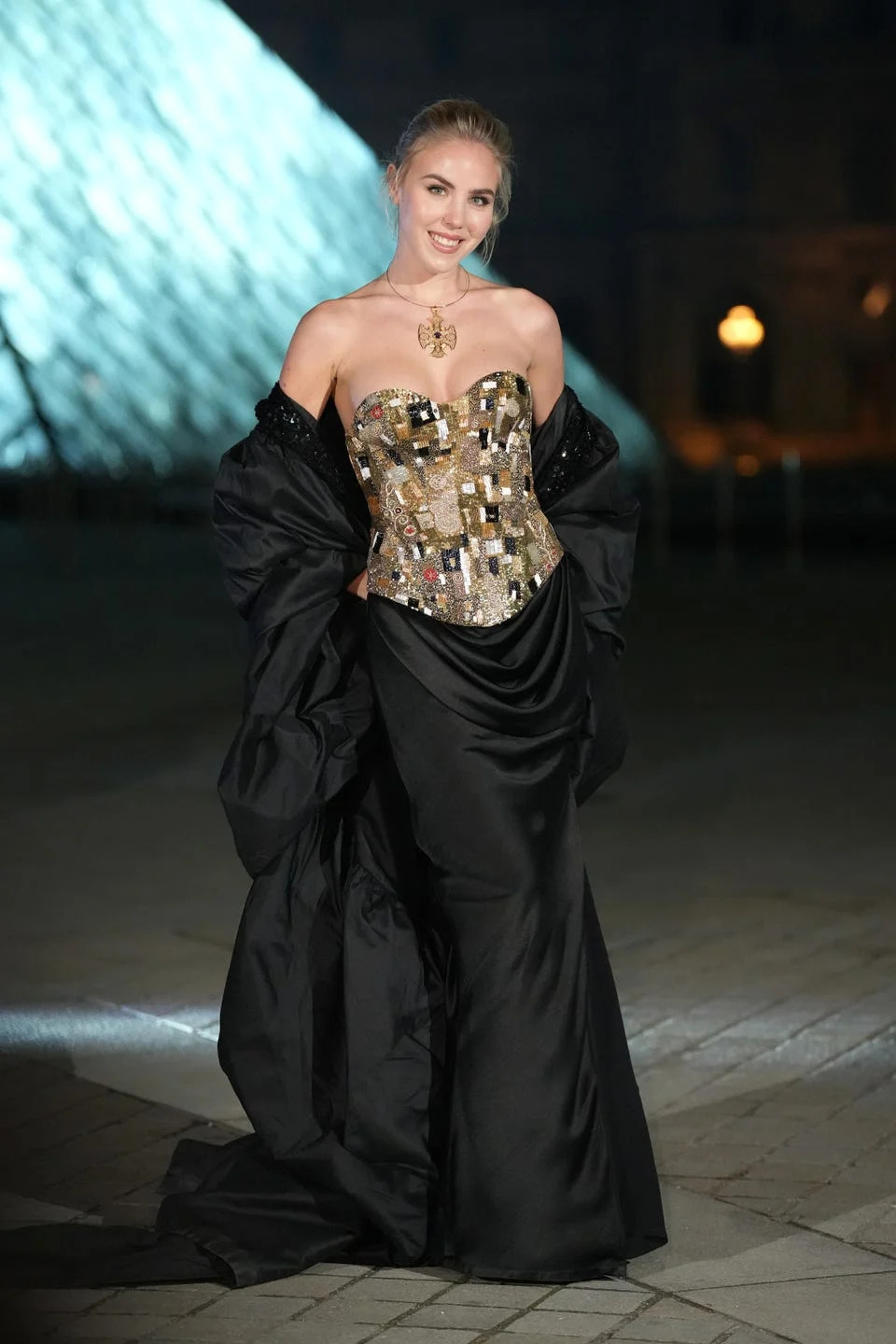 the grand diner du louvre arrivals photocall