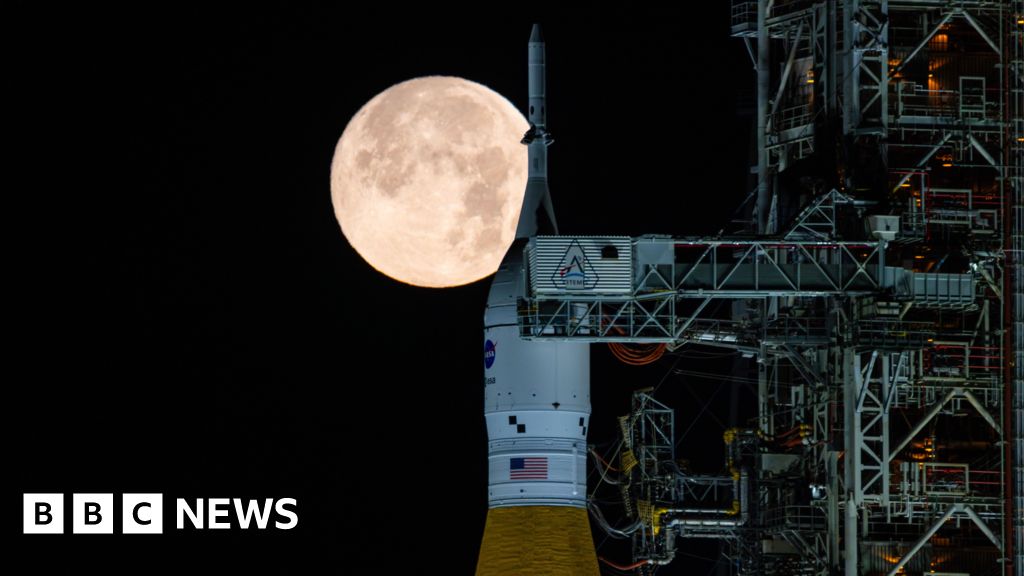 Artemis II: Nasa targets early April for Moon mission - BBC
