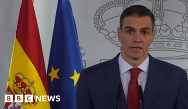 Spain's Pedro Sánchez hits back at Trump threat to sever trade saying 'no to war' - BBC