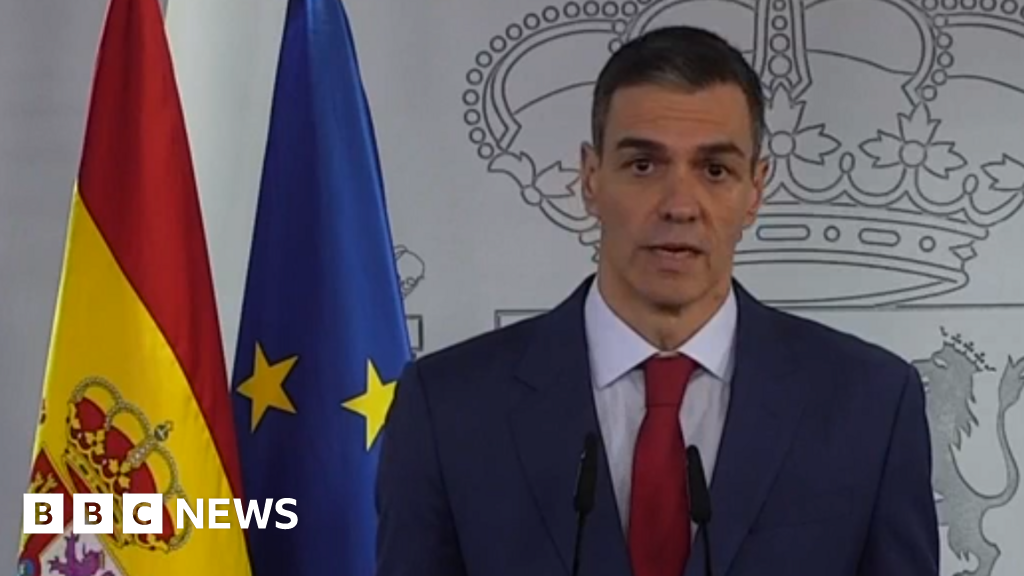 Spain's Pedro Sánchez hits back at Trump threat to sever trade saying 'no to war' - BBC