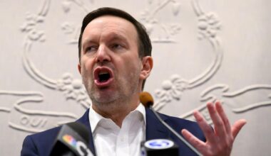Senator Chris Murphy calls $1.5B oil bet ‘mind blowing corruption’ amid insider trading fear. Do this now