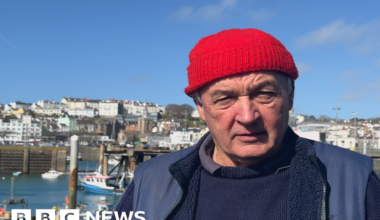 Fuel prices could break 'dying' fishing industry - BBC