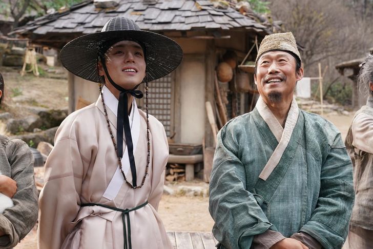 Actors Park Ji-hoon, left, and Yoo Hae-jin in “The King’s Warden.” Courtesy of Showbox