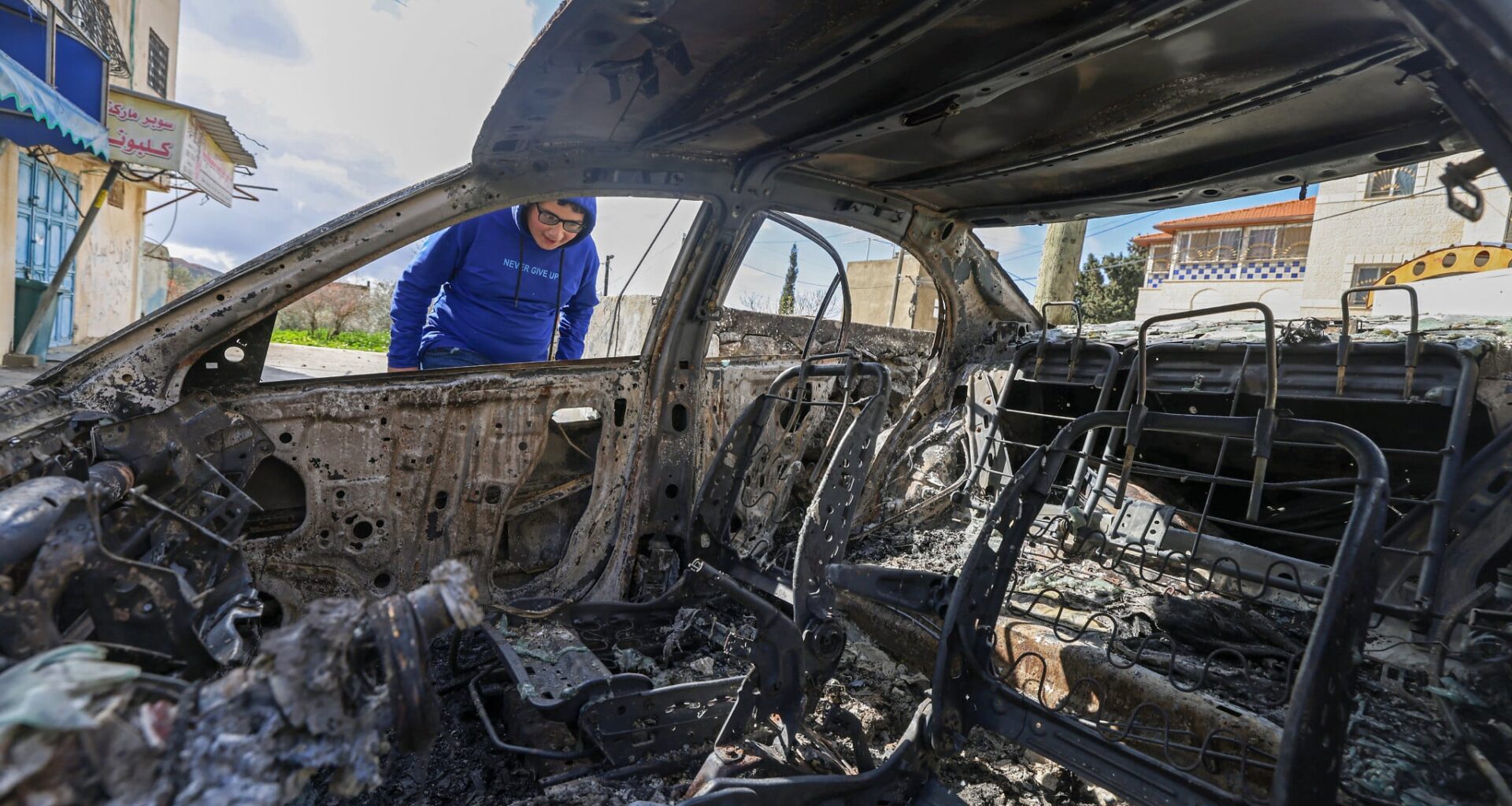 Dozens of extremist settlers beat Palestinians; burn homes, cars in revenge attacks