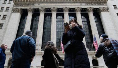 Dow, Nasdaq, S&P all falling as oil spikes briefly over $120 per barrel