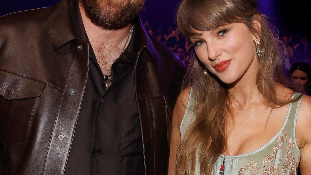 iHeartRadio Music Awards 2026: All the Looks, From Taylor Swift to Miley Cyrus and More - WWD