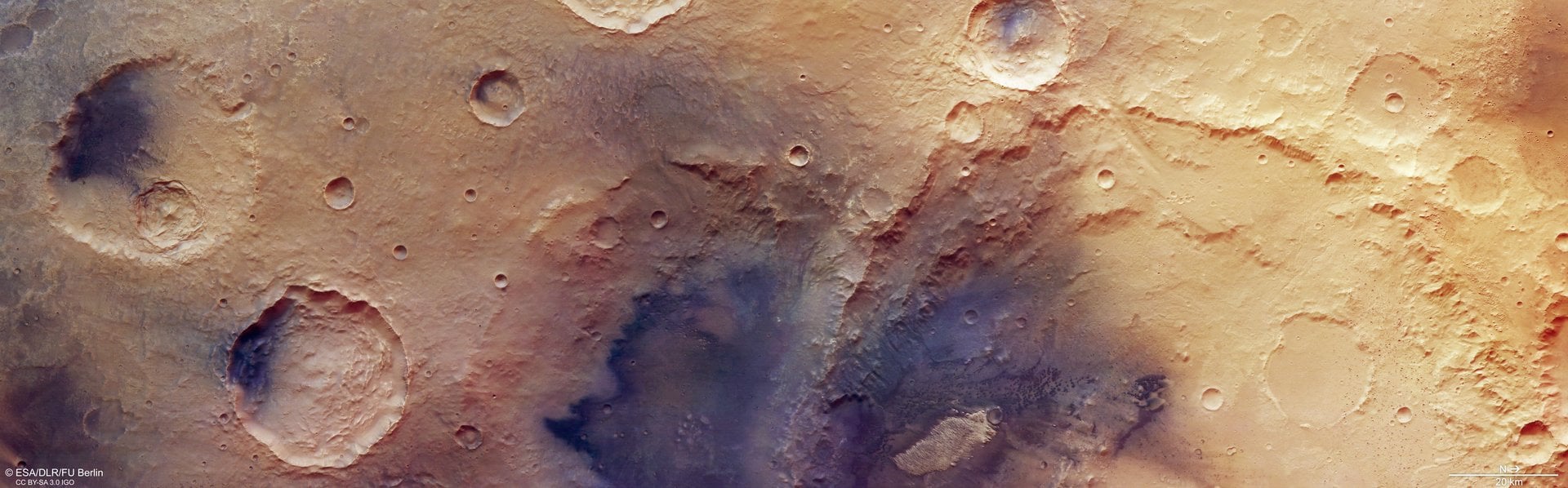 A slice of Arabia Terra, a large plain in Mars’s ancient highlands, imaged by the Mars Express' High Resolution Stereo Camera (HRSC). Credit: ESA/DLR/FU Berlin