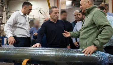 Maj. Gen. (Res.) Amir Baram visiting an Elbit production site inspecting increases in production to meet the demands of Operation Roaring Lion.