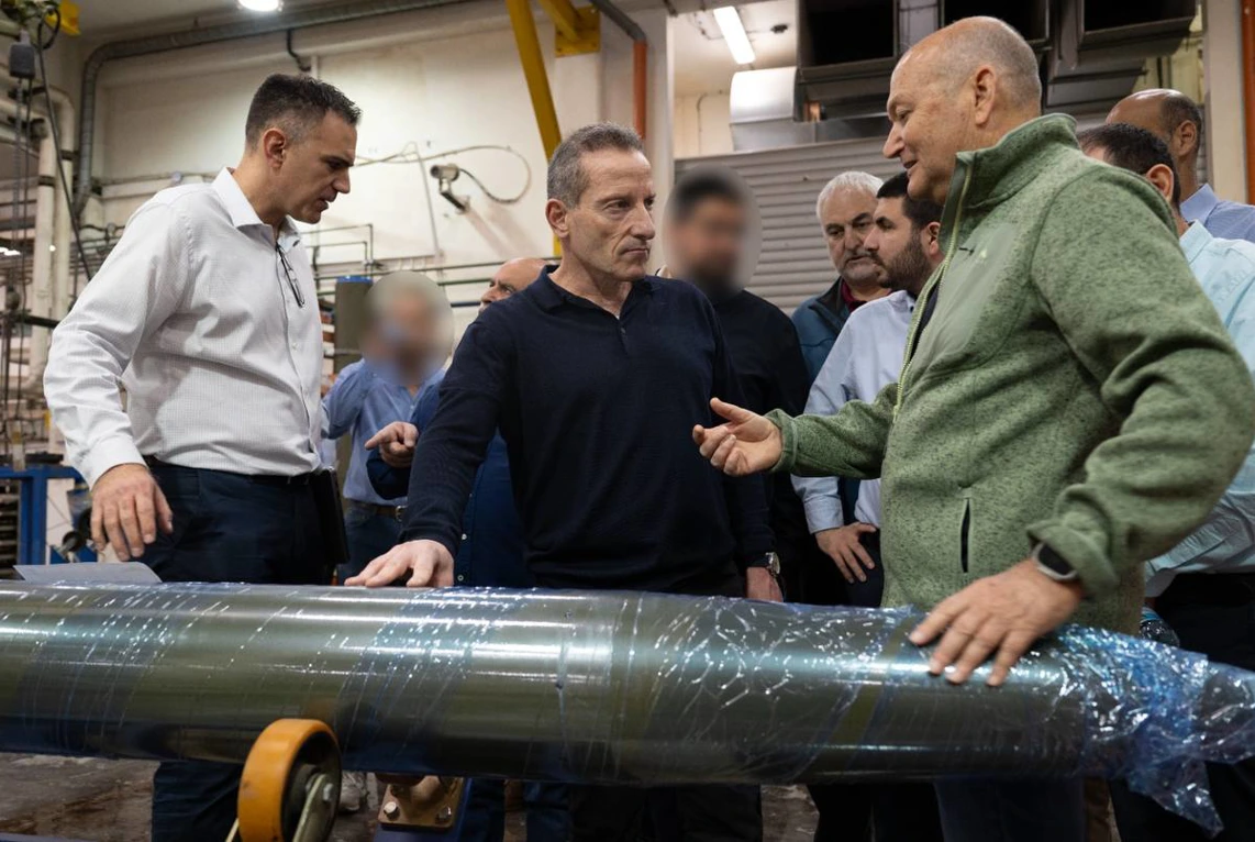 Maj. Gen. (Res.) Amir Baram visiting an Elbit production site inspecting increases in production to meet the demands of Operation Roaring Lion.
