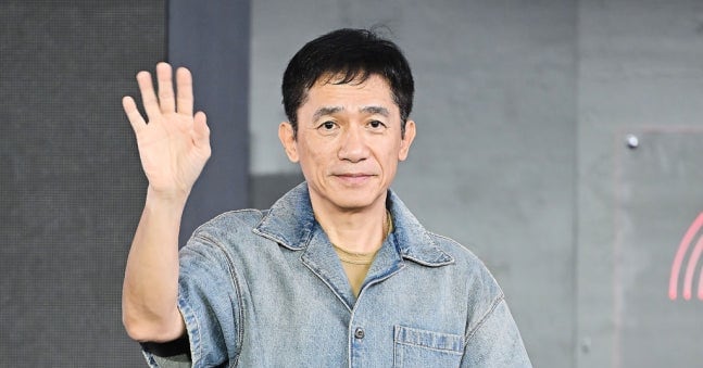 Tony Leung Returns to Seoul After 18 Years for 'The Silent Friend' Promotion - 조선일보