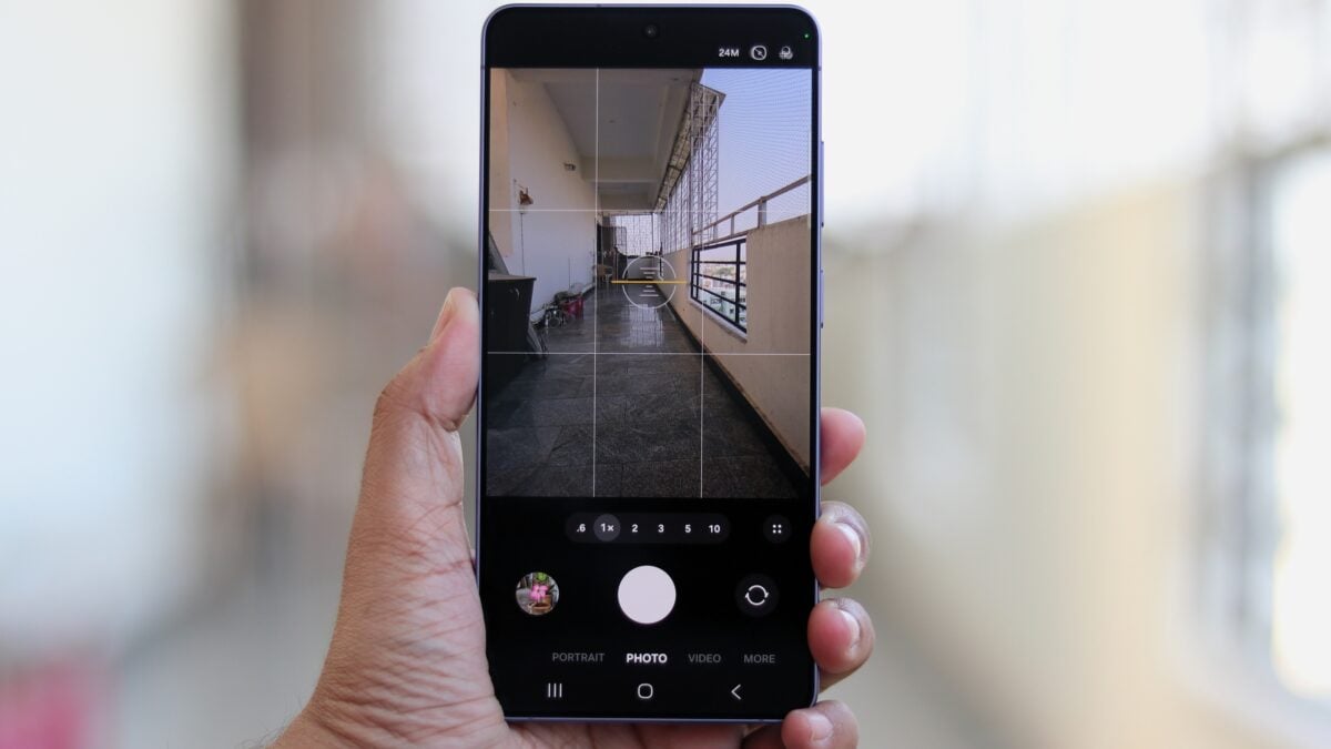 Samsung Camera Assistant update rearranges 24MP resolution settings