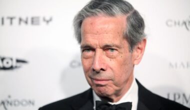 Calvin Tomkins, Chronicler of the Contemporary Art World, Dies at 100