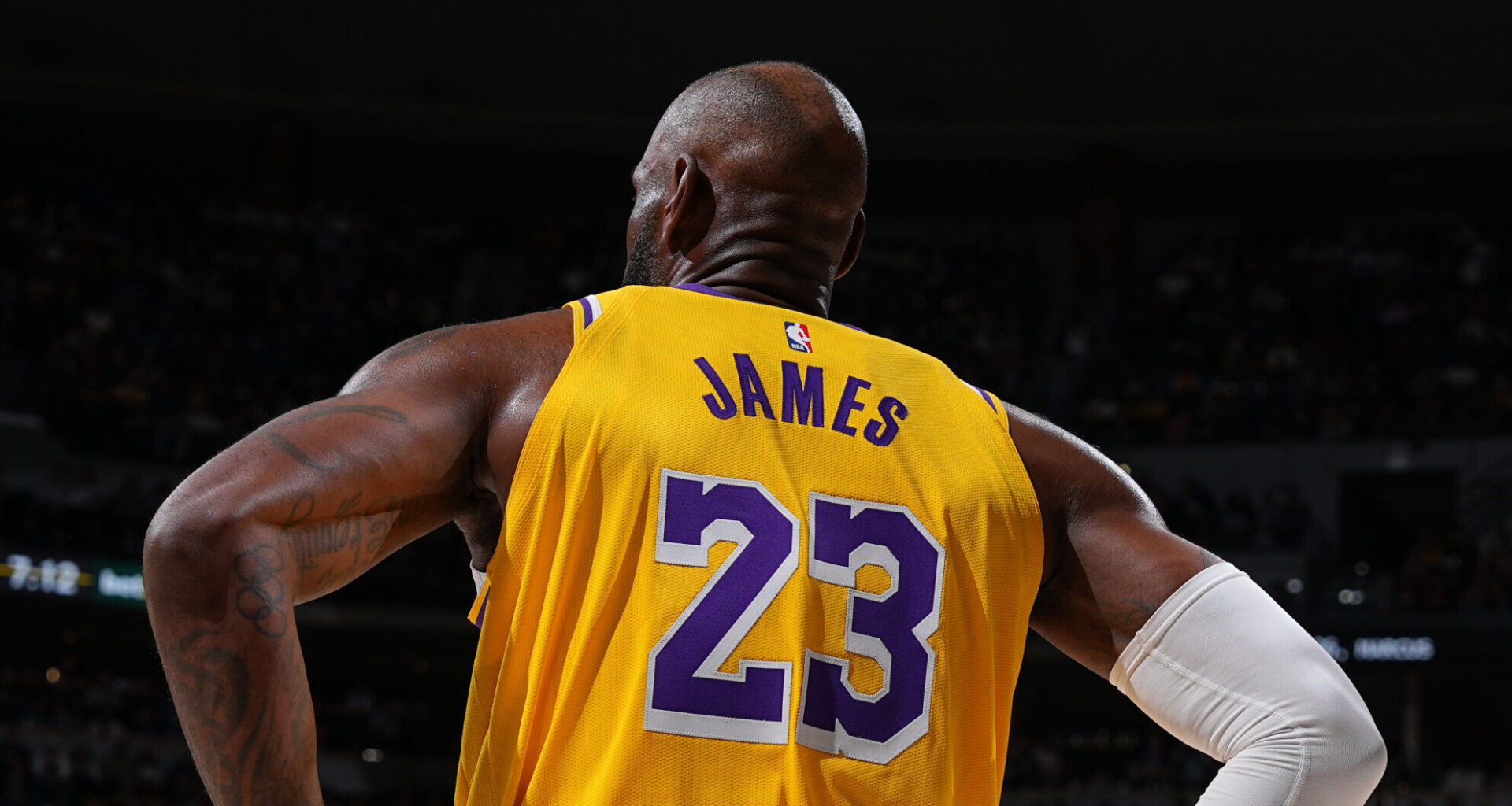 Live Updates: Spurs Defeat Pistons, Warriors Beat Rockets in OT and Nuggets Defeat Lakers