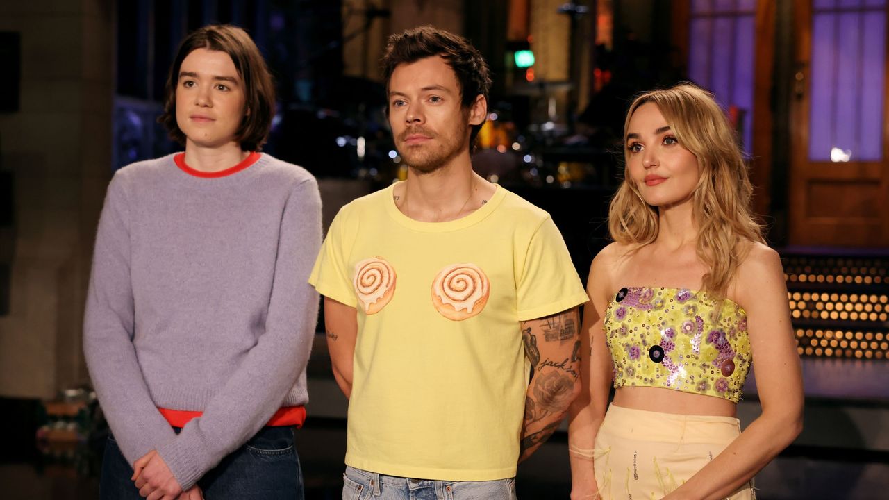 Harry Styles Treated Saturday Night Live Like His Runway