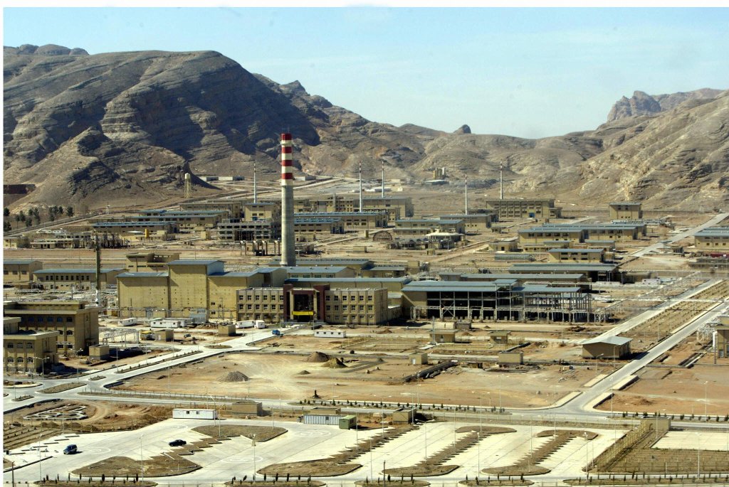 ISFAHAN, IRAN: Picture shows general view of Isfahan (UCF) nuclear power plant (UCF) 295 km from Tehran 30 March 2005. AFP PHOTO/HENGHAMEH FAHIMI (Photo credit should read HENGHAMEH FAHIMI/AFP via Getty Images)