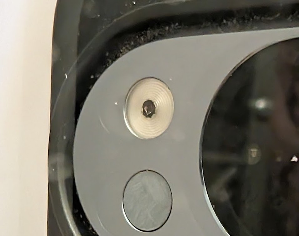 Google Pixel 10 Pro XL Flashlight Burn Hole Reddit