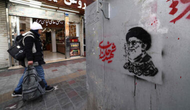 Iran regime shows signs of fractures as war pressure mounts