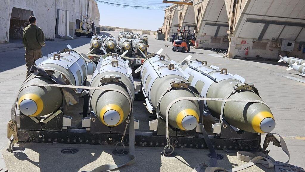 JDAM bombs at an Israeli Air Force base (Photo: Yoav Zitun) פצצות ג'יי־דאם בבסיס חיל האוויר