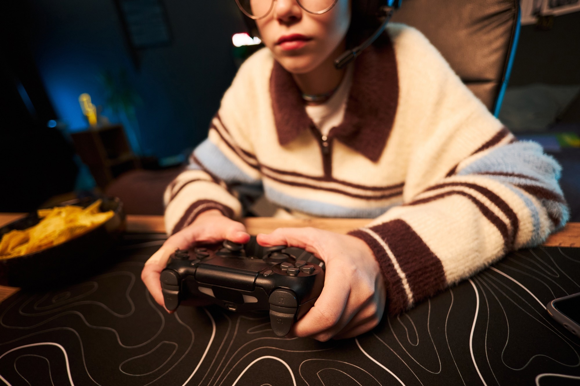 Review: A Critical Appraisal of the Links Between Video Gaming, Lifestyle Factors, Diet and Eating Behaviour: A Narrative Review. Image Credit: Dragon Images / Shutterstock