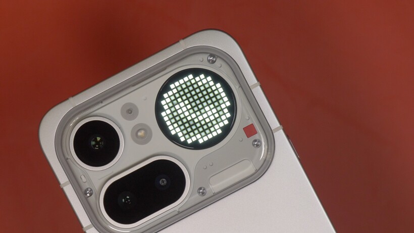 WhatsApp Glyph Matirx notification on Nothing Phone 4a Pro