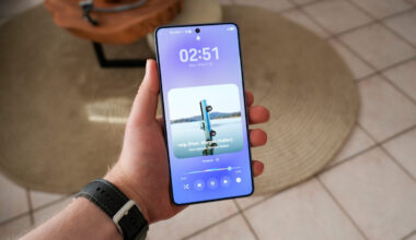 One UI 9 spruces up the lock screen media player widget