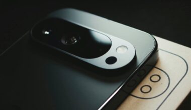 Google Pixel smartphones get stuck on lock screen after March update