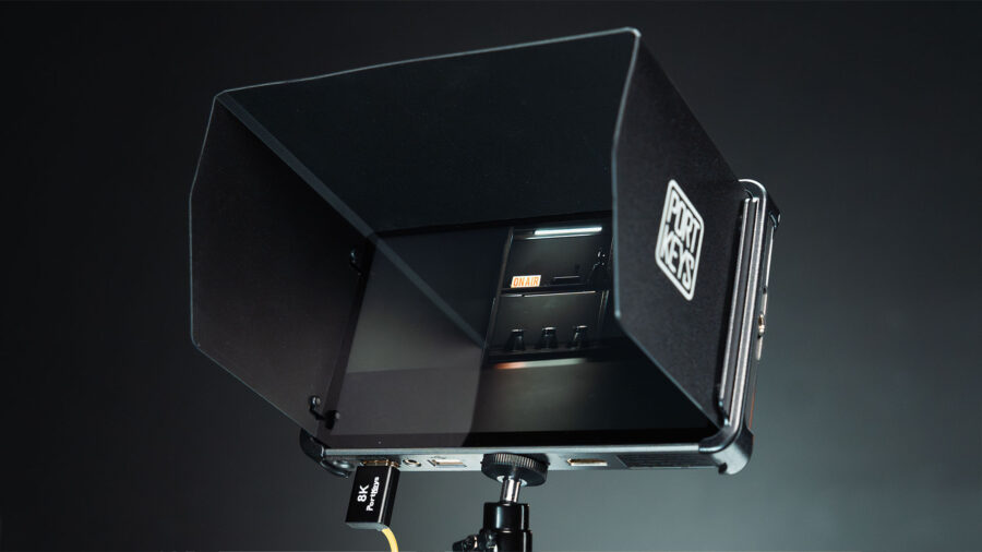 The Portkeys LH7C comes with a sunshade