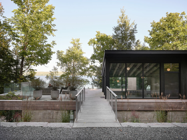 Counter-Slope House / YH2 Architecture - Image 1 of 25