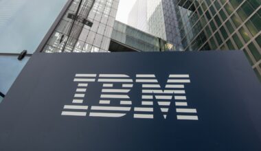 Lowering Moat Ratings for IT Services Firms Due to AI’s Disruption of Knowledge-Based Work