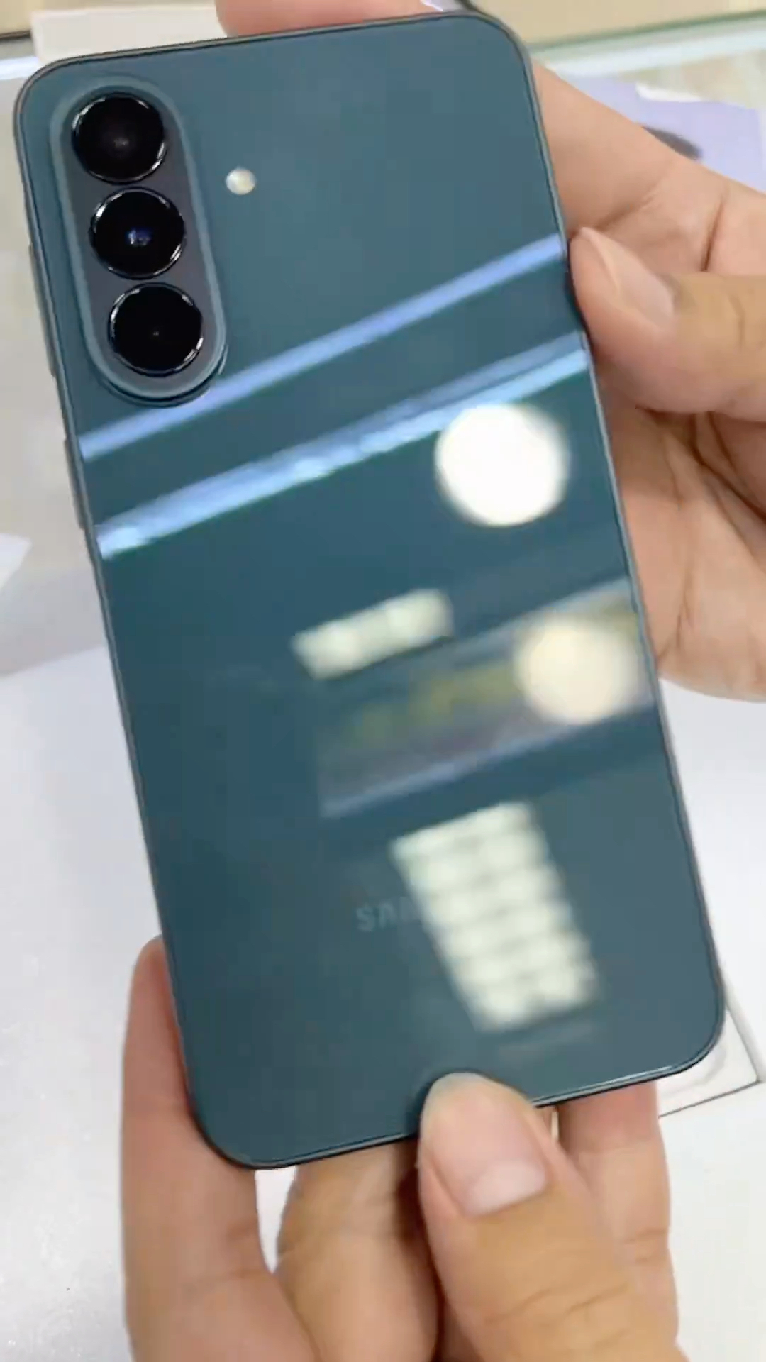 samsung galaxy a37 unboxing video (02)