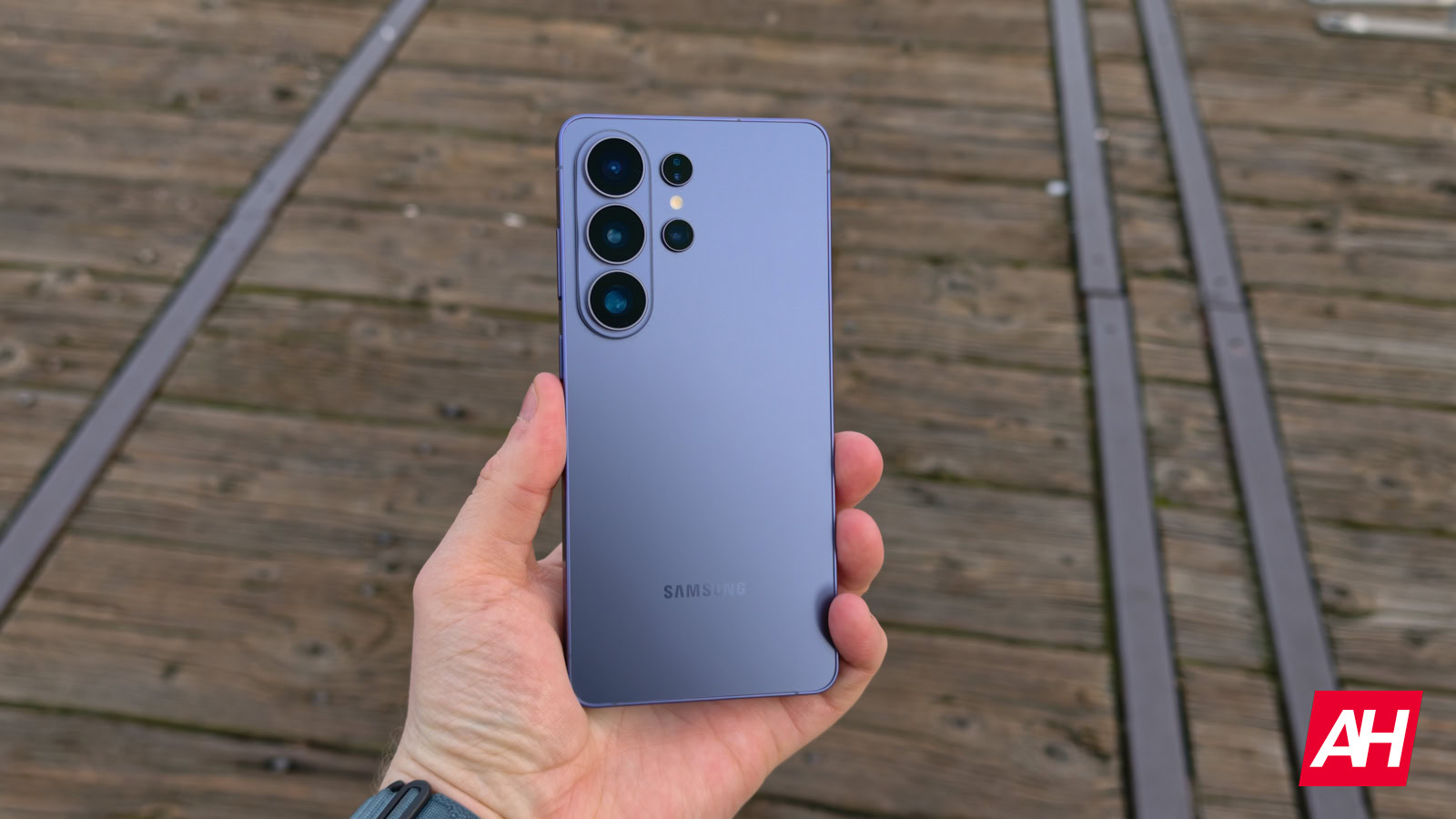 Some Galaxy S26 Ultra Buyers Got $250 Refund to Stop Returns