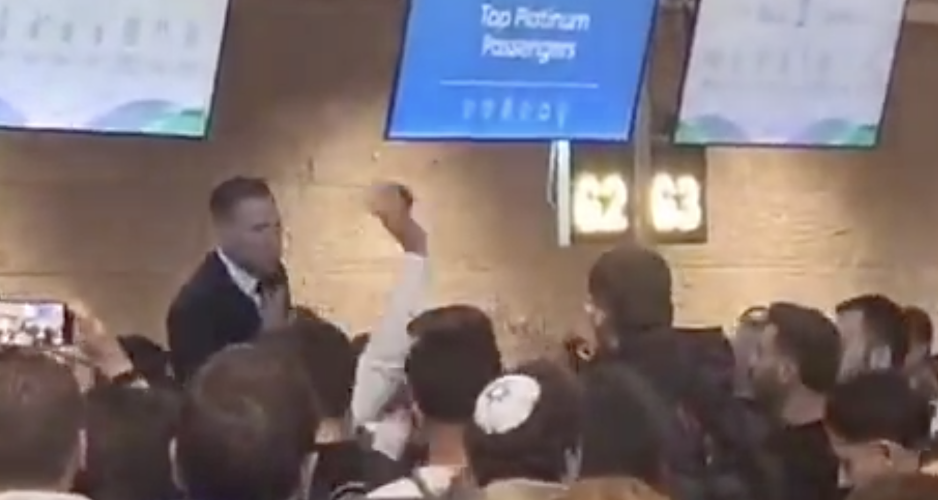 Chaos at Ben Gurion Airport after outbound passengers refused boarding due to war