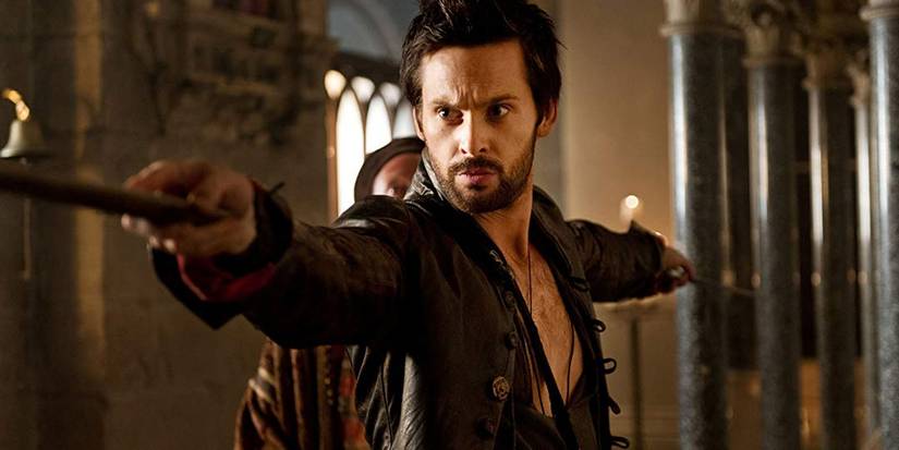 da Vinci pointing a stick in a still from Da Vinci's Demons