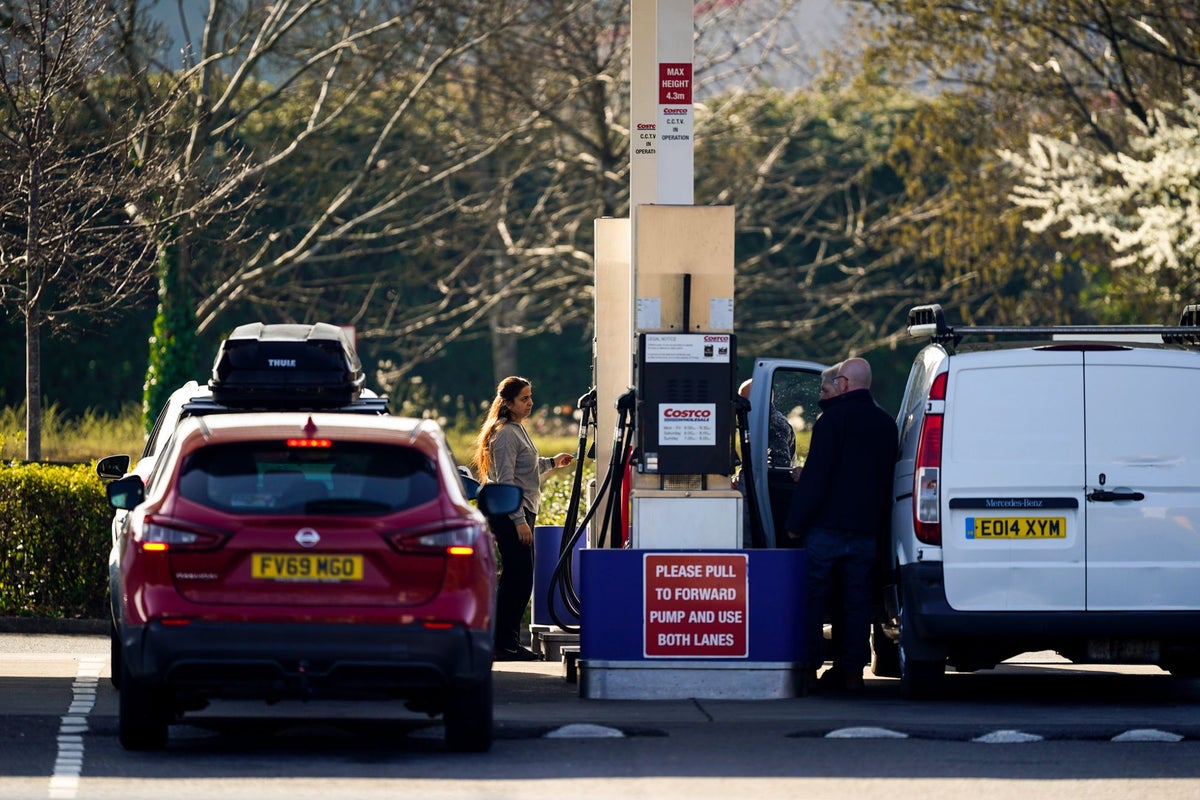 Oil prices rocket in biggest weekly gain since 2020 - The Independent