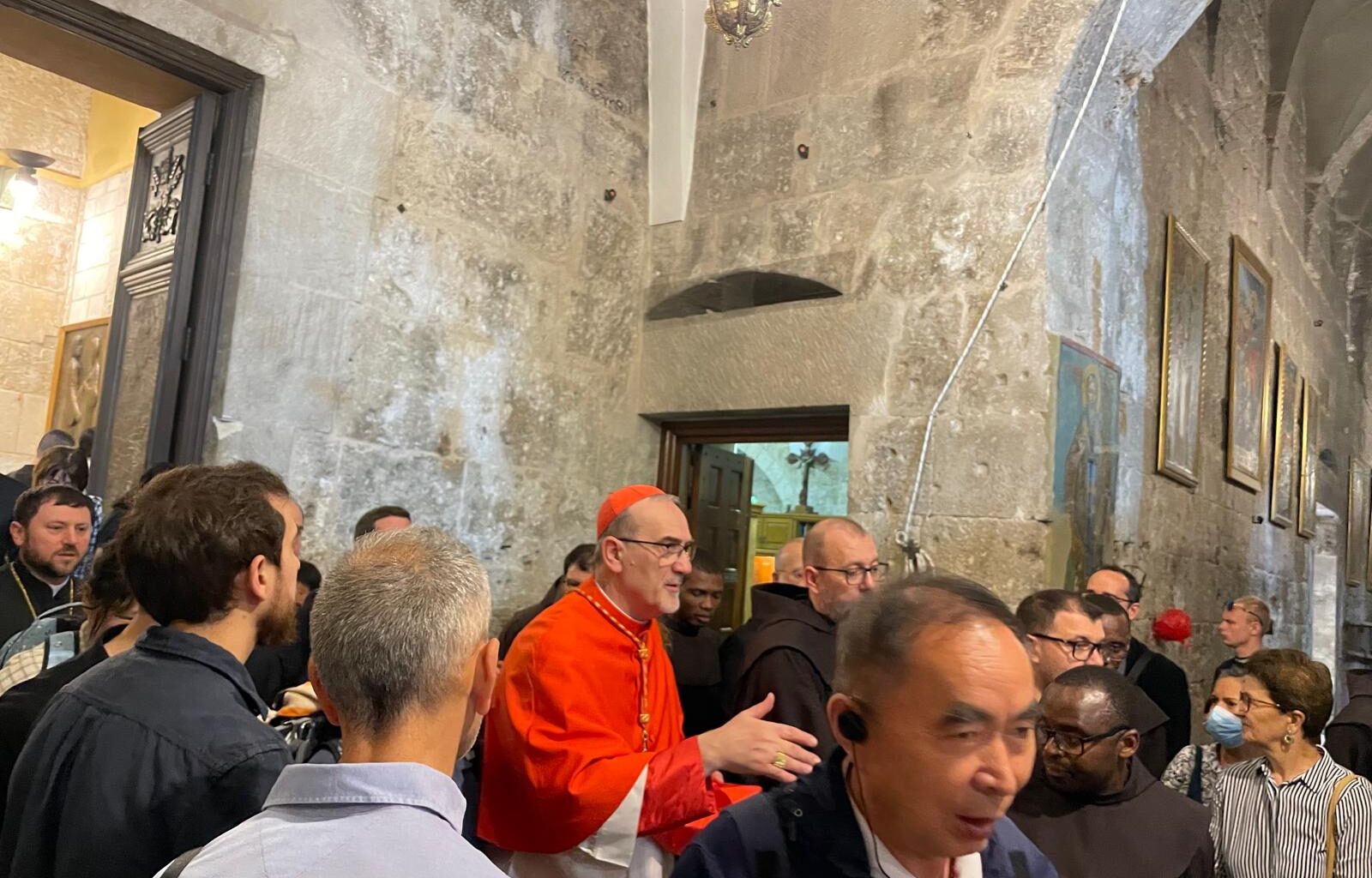 Police, Catholic patriarchate reach agreement on prayer at Holy Sepulchre after cardinal blocked