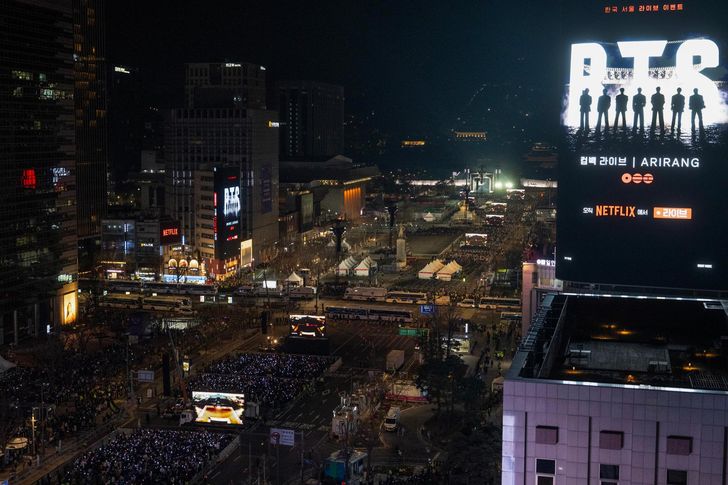 “BTS COMEBACK LIVE: ARIRANG” unfolds at Gwanghwamun Square in Seoul, Saturday. Joint Press Corps