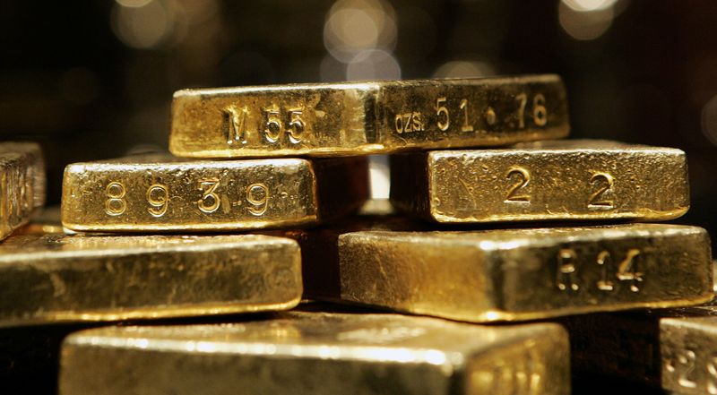 Gold climbs over 1% as widening Middle East war fuels safe‑haven demand