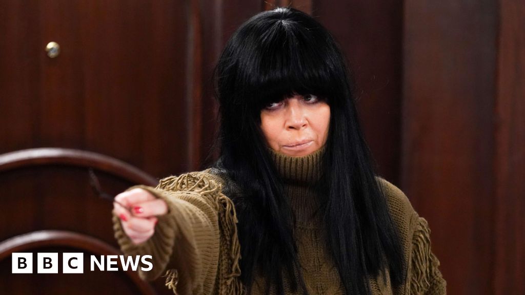 Traitors, Amandaland - and Idris Elba - get set for Comic Relief - BBC