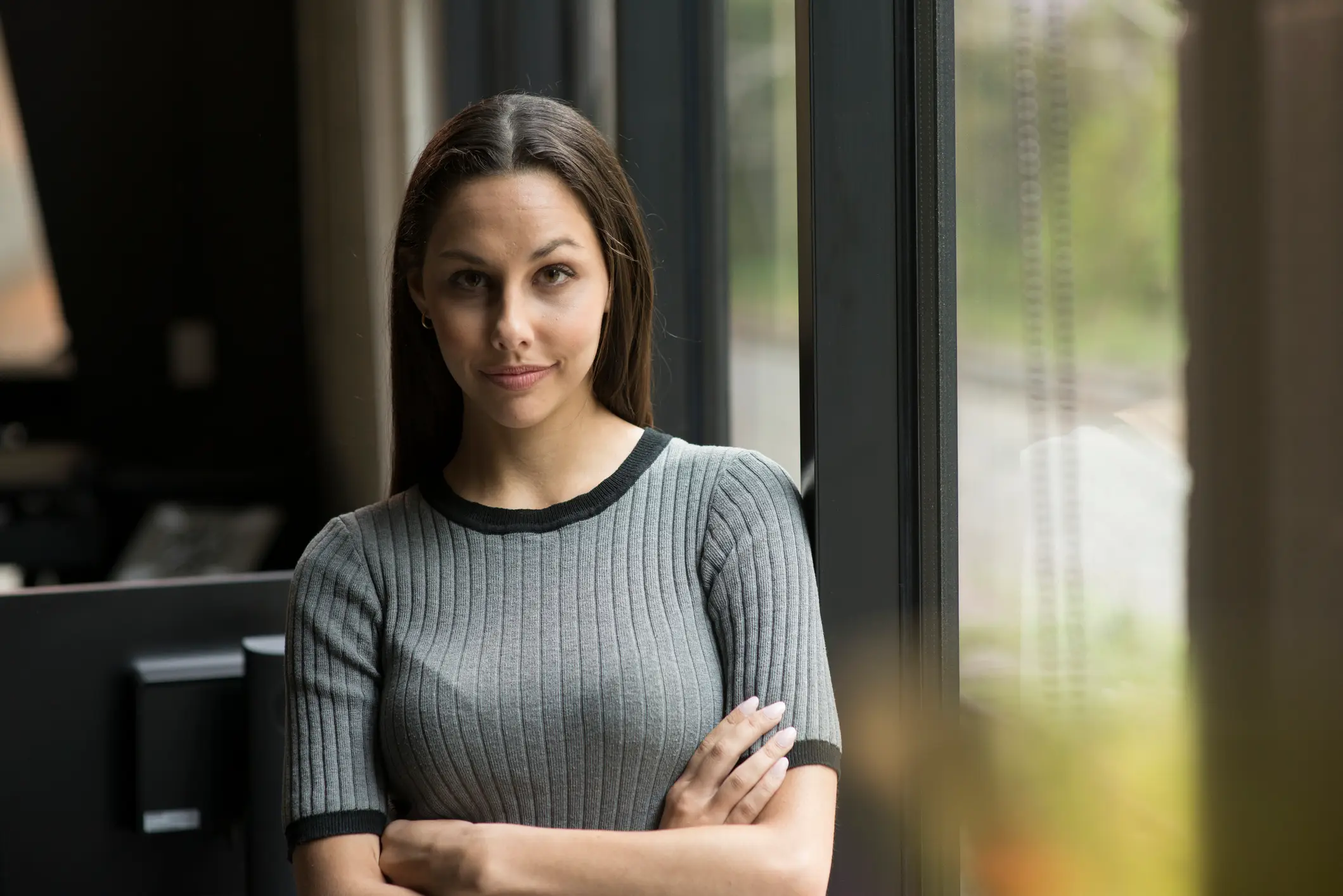 Regularly smirking instead of smiling might just be a sign (Getty Stock)