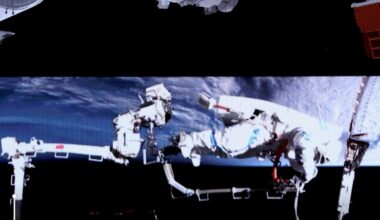 Chinese astronaut conducts record-tying 6th spacewalk outside Tiangong space station (video)
