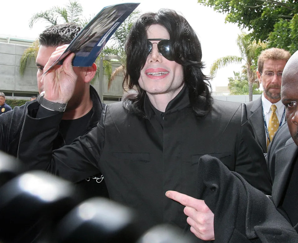 MICHAEL JACKSON ARRIVES AT LAX
