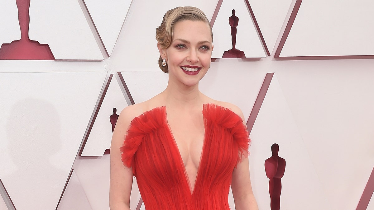 Amanda Seyfried in a red dress at the Oscars in April 2021 in Los Angeles.