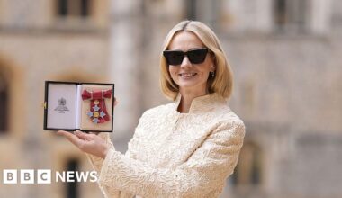 Carey Mulligan awarded CBE at Windsor Castle - BBC