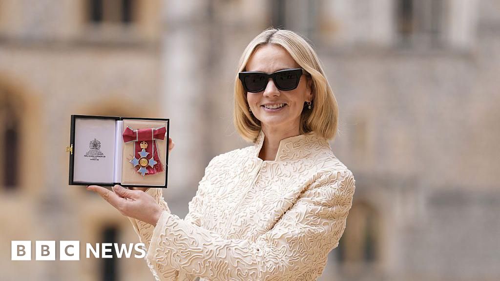 Carey Mulligan awarded CBE at Windsor Castle - BBC