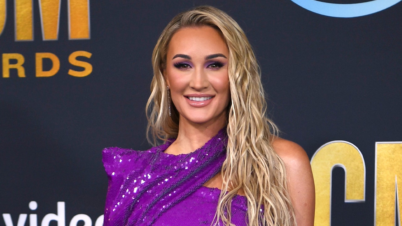 Jason Aldean's wife Brittany shares spring break bikini photos with fans