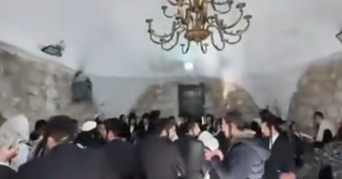 Ultra-Orthodox Group Breaks Into West Bank Tomb, Removed by IDF Hours Later - Haaretz