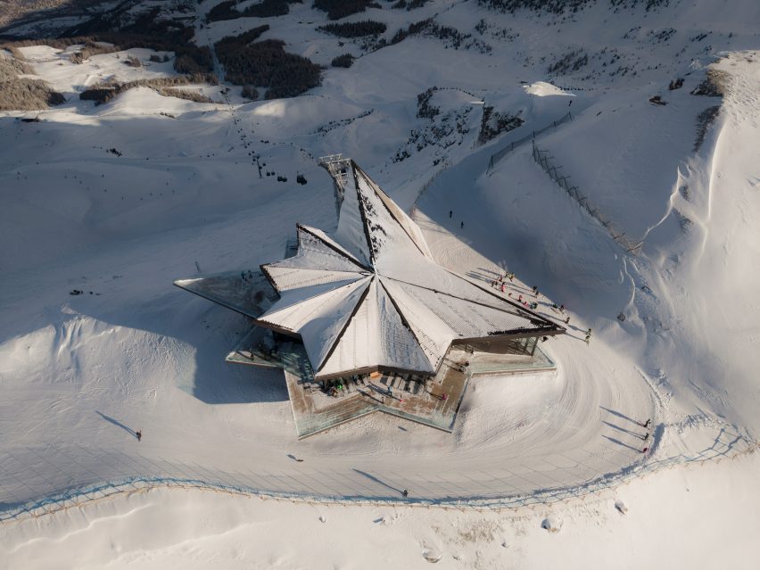 Stella di Pila cable car station