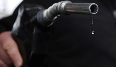 US pump prices hit $4 a gallon as Iran war wreaks havoc on global energy supply