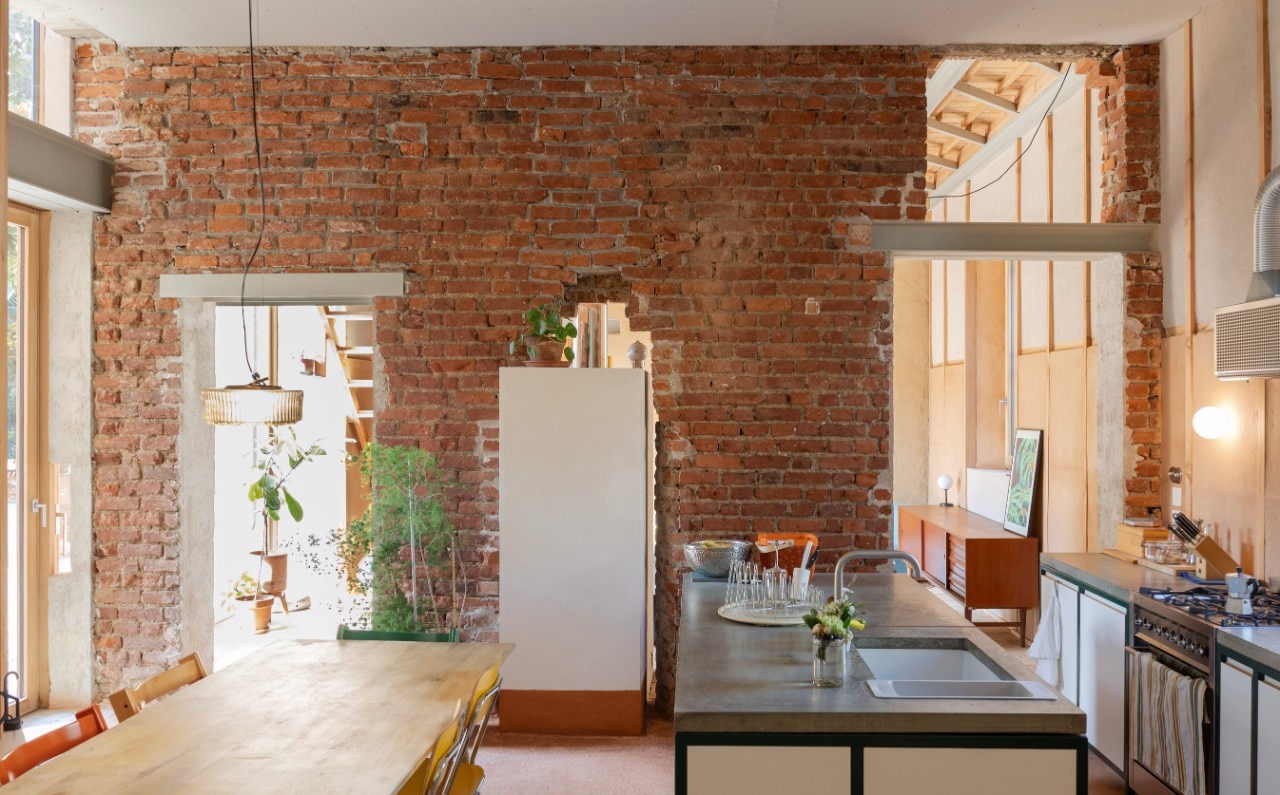 Oasi Architects experiment with reuse and self-building in their own rural home